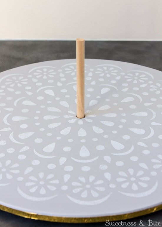 Simple Stenciled Cake Board ~ Centre Dowel