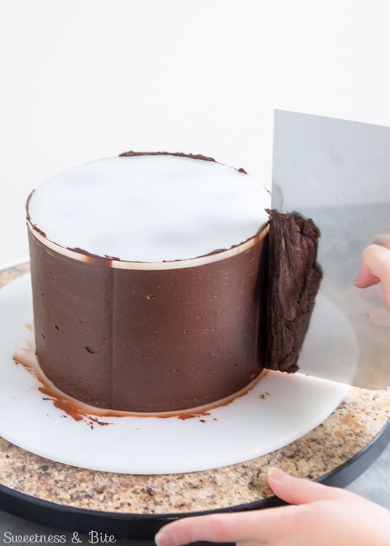 How long does it take you to ganache a cake ? 😍 #foryoupage #ganacher