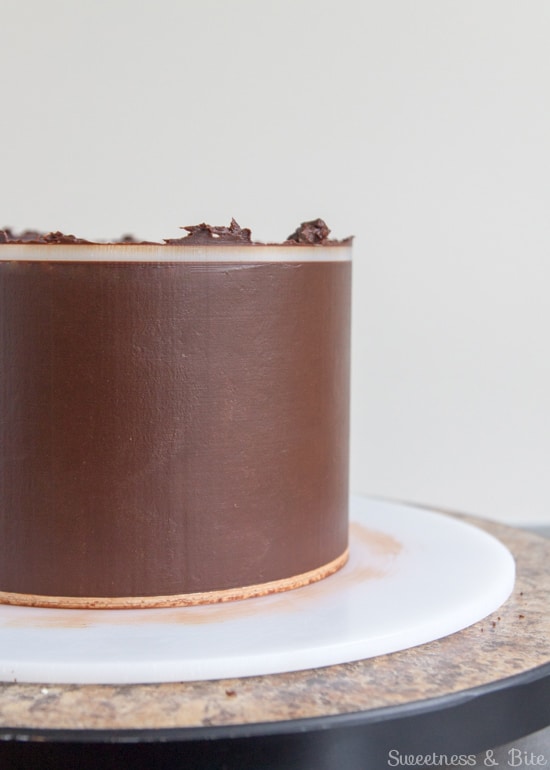 How to Ganache a Cake - Smooth, straight sides