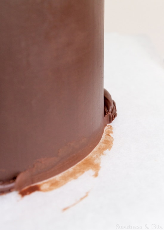 How to Ganache a Cake - Ganaching the Top For Sharp Edges