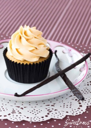 Vanilla Bean Kahlua Cupcakes ~ Sweetness & Bite