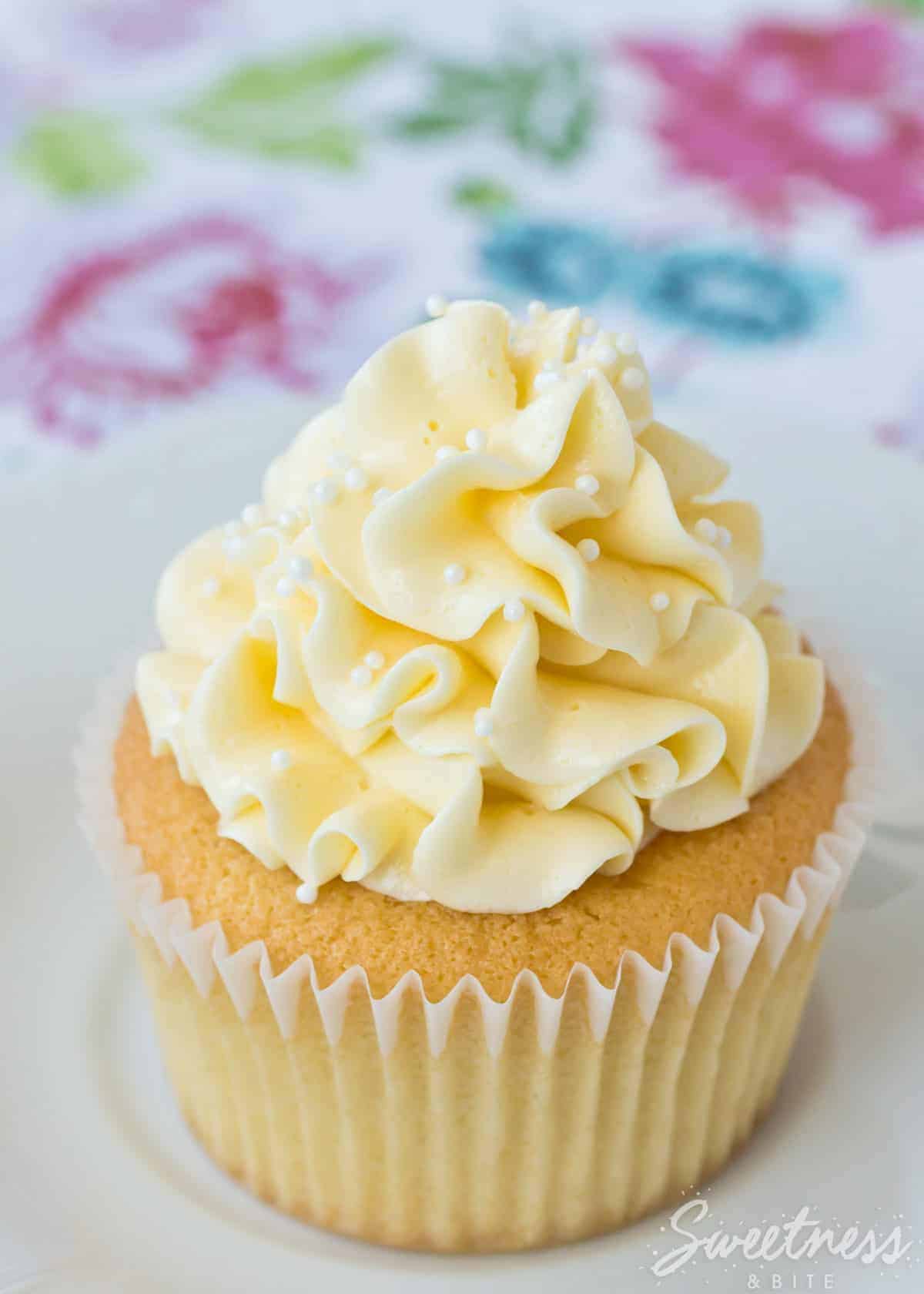 Vanilla Cream Cupcakes ~ Sweetness & Bite
