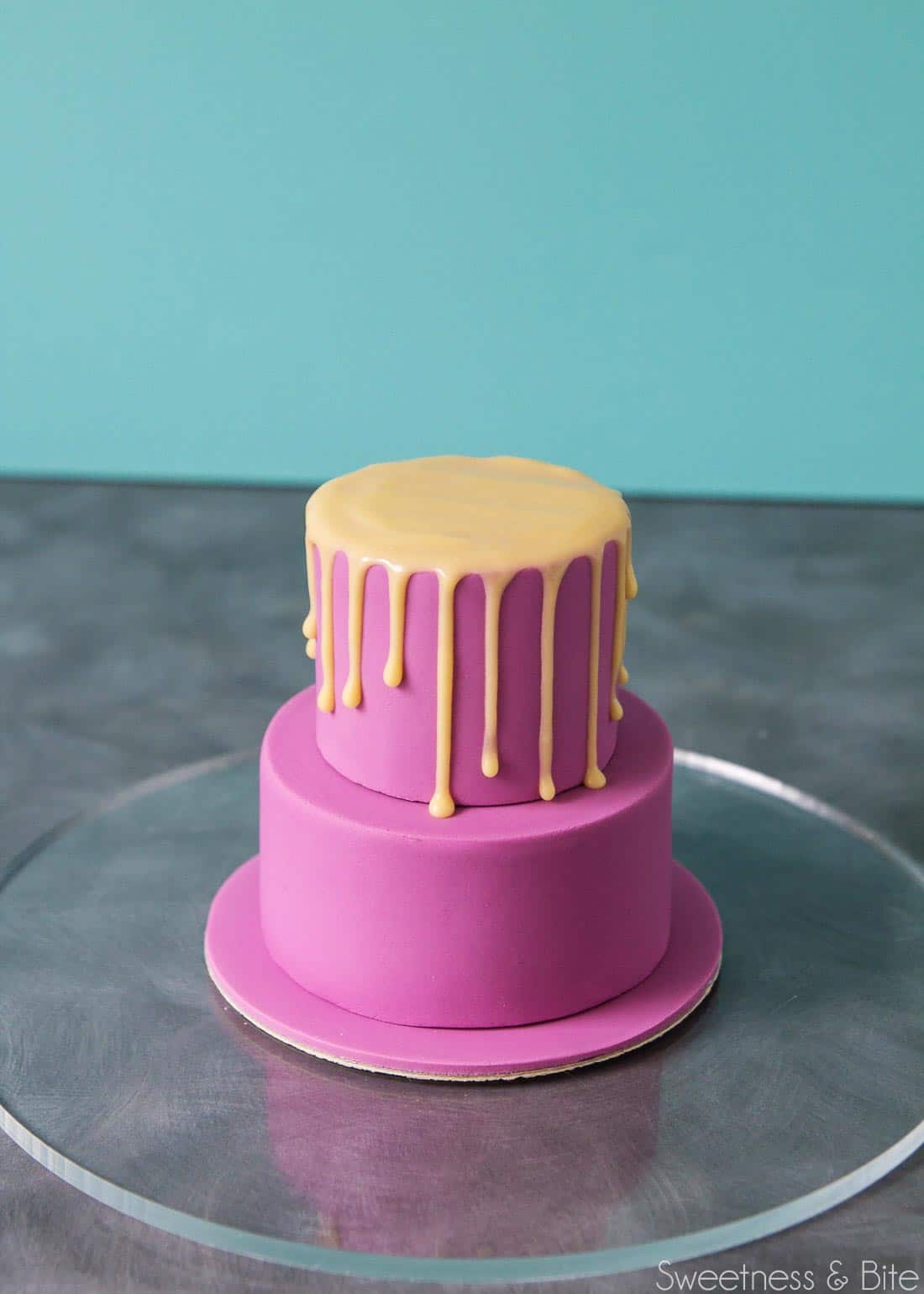 how to make mini fondant cakes