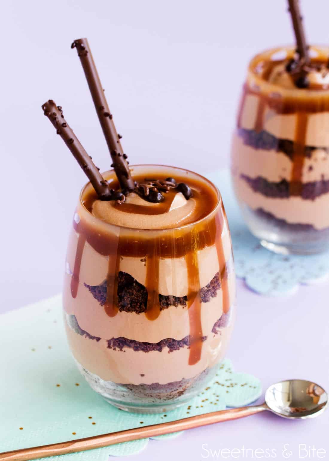 Chocolate Caramel Cheat'scakes - Simple Chocolate Caramel Cheesecakes ~ by Sweetness & Bite