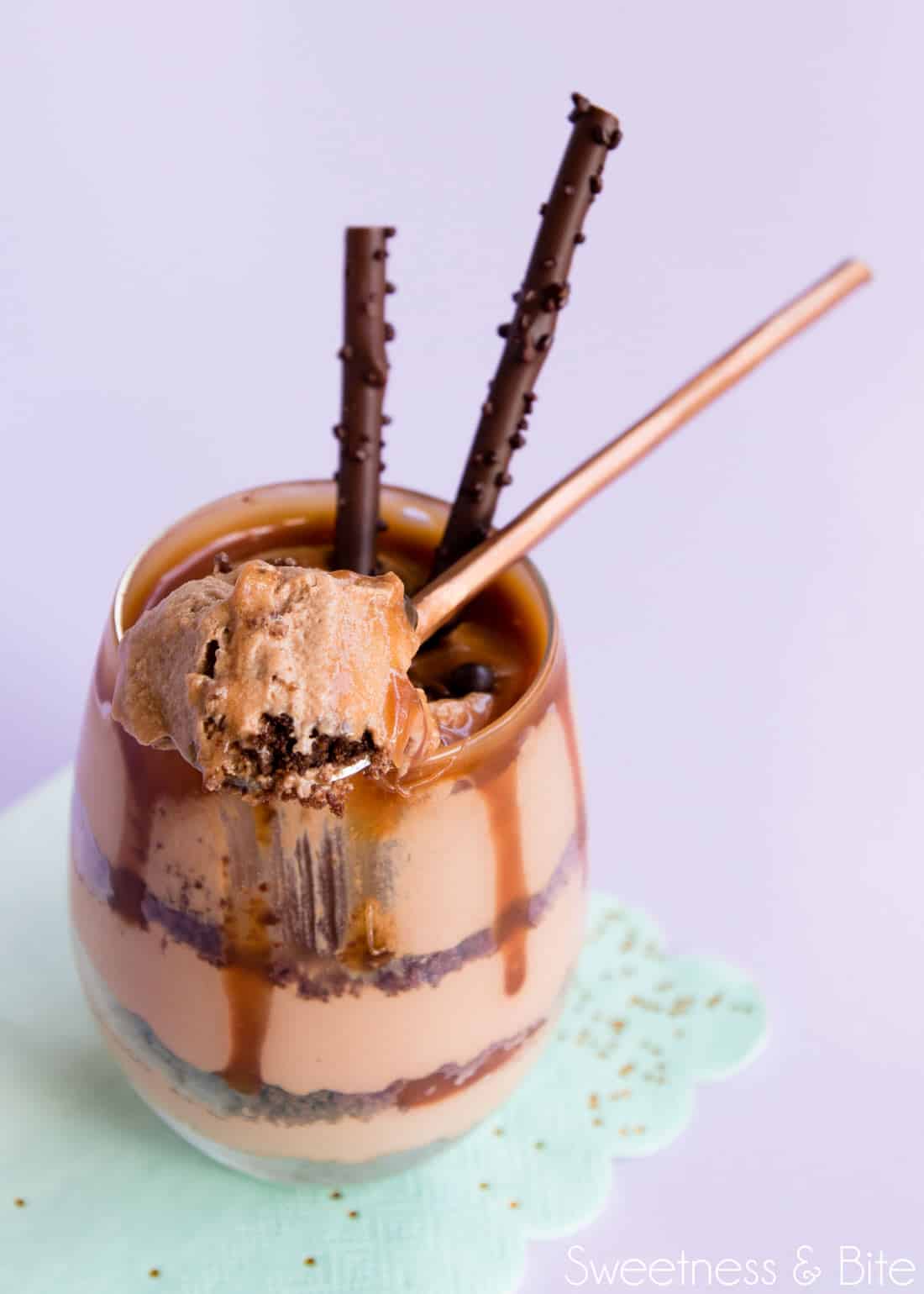 Chocolate Caramel Cheat'scakes - Simple Chocolate Caramel Cheesecakes ~ by Sweetness & Bite