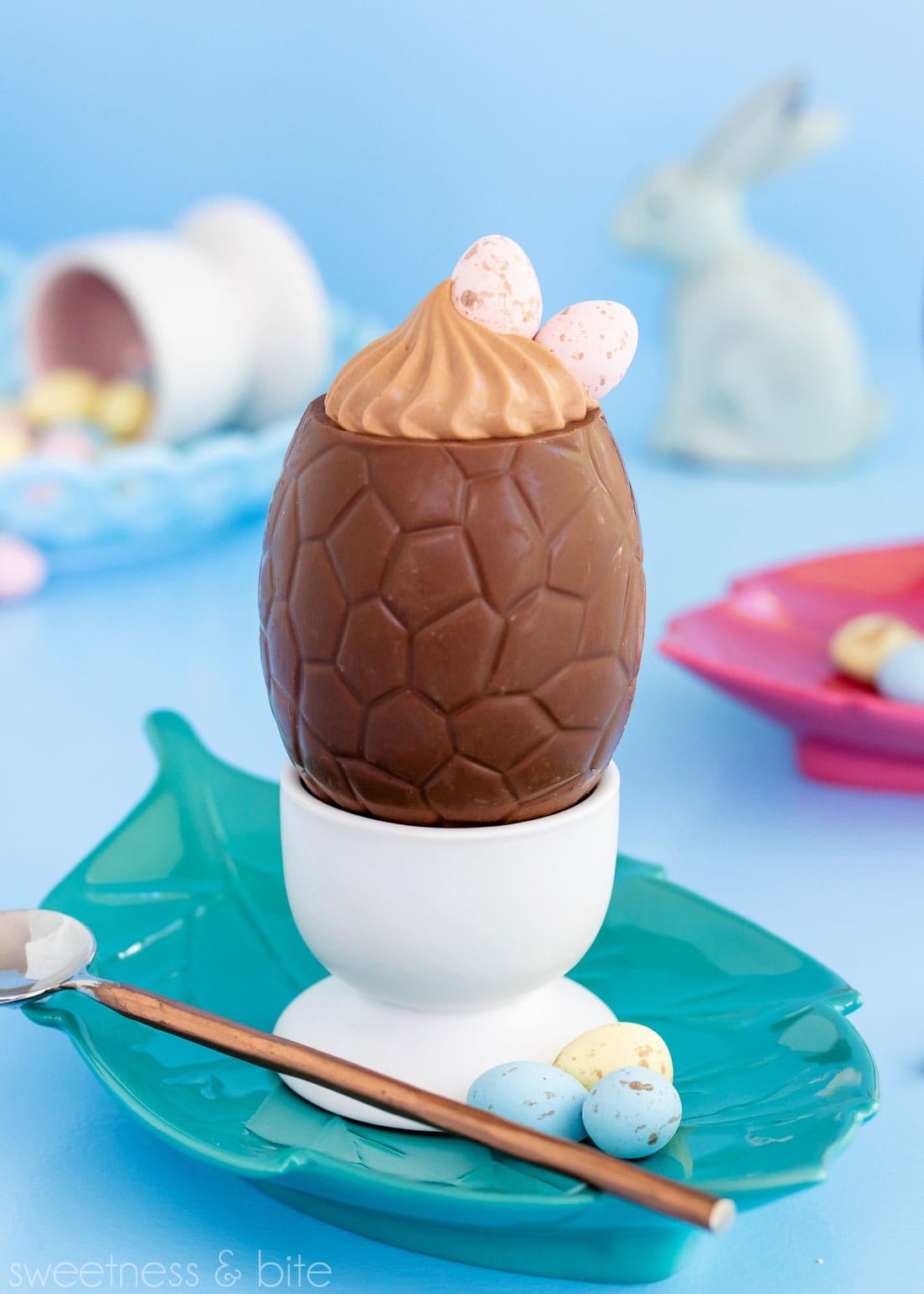 Milk Chocolate Mousse Easter Eggs - Sweetness and Bite