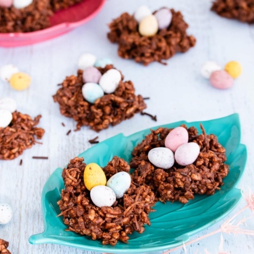 https://sweetnessandbite.com/wp-content/uploads/2022/03/easter-nests-featured-image-500x500.jpg